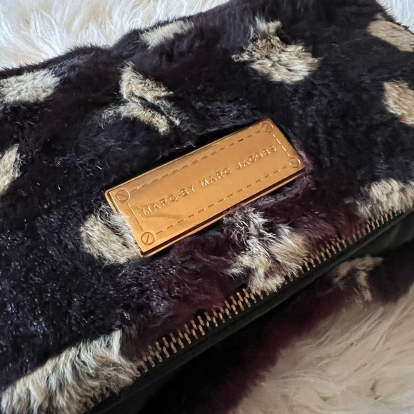 Marc by Marc Jacobs Too Hot To Party Black White Polka-dot Fur Fold Clutch - Picture 8 of 8